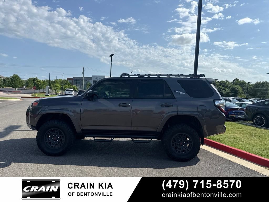Used 2018 Toyota 4Runner TRD Off-Road AWD/4WD image 5