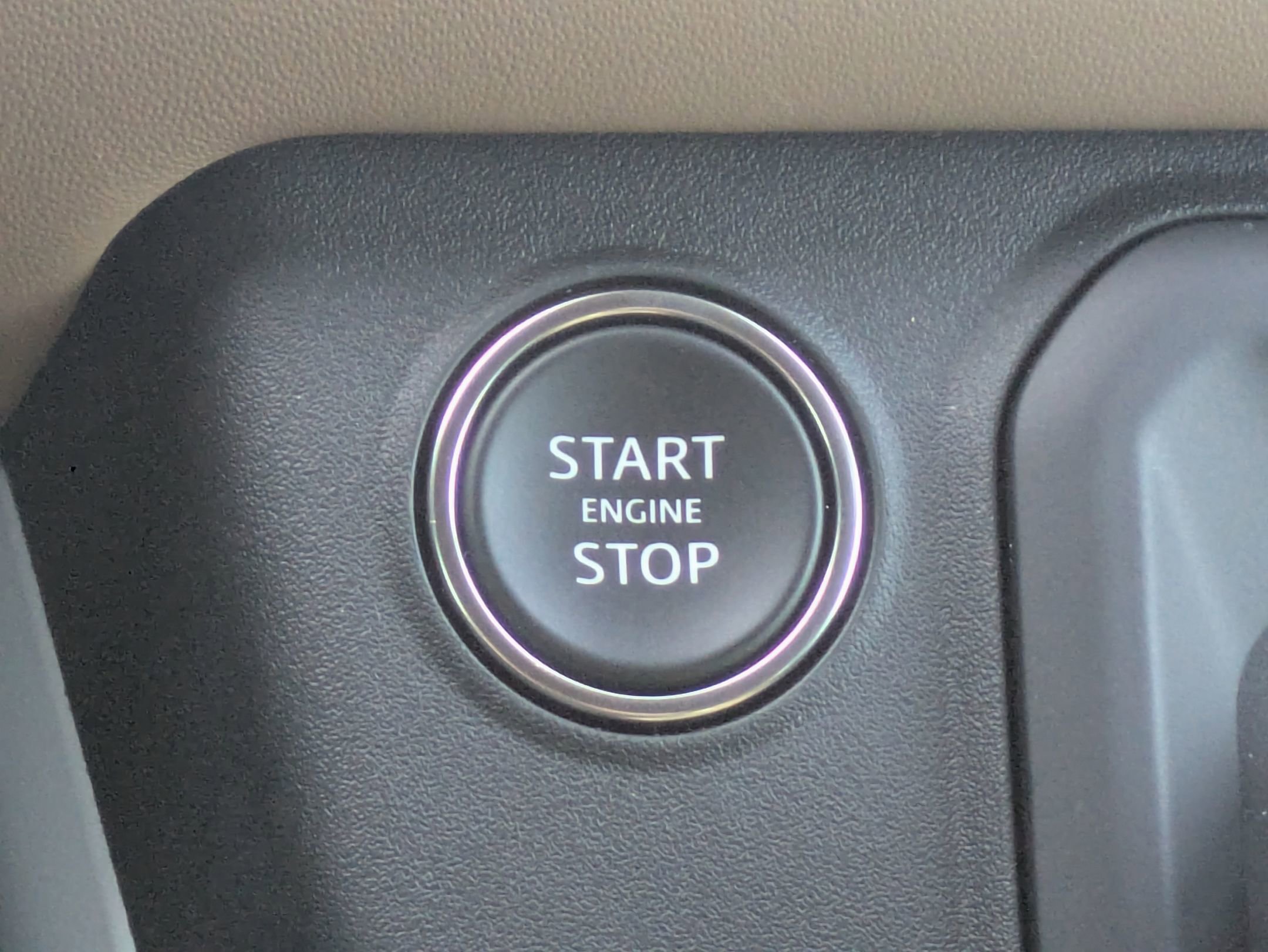 Certified 2025 Land Rover Defender 110 X-Dynamic SE image 18