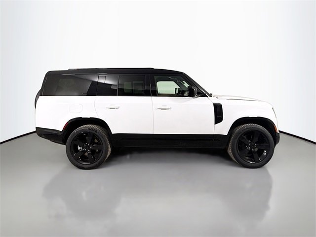 New 2026 Land Rover Defender 130 X-Dynamic SE image 31