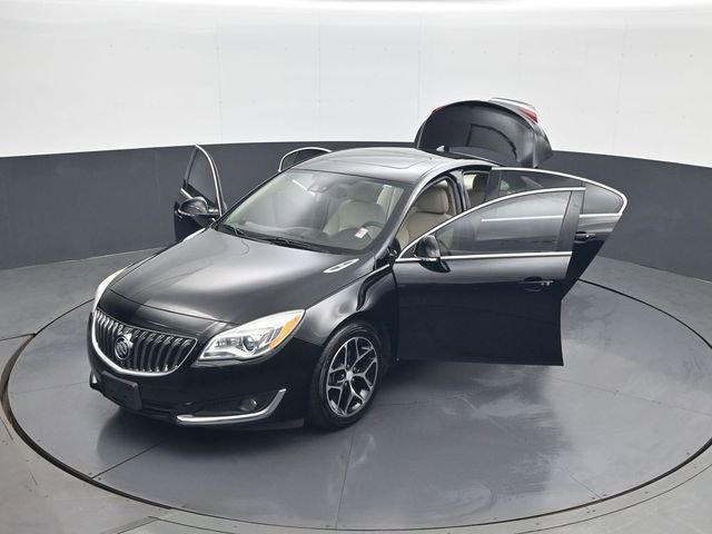 Used 2017 Buick Regal Premium w/ Driver Confidence Package #1 FWD image 30