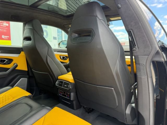 Used 2020 Lamborghini Urus image 22