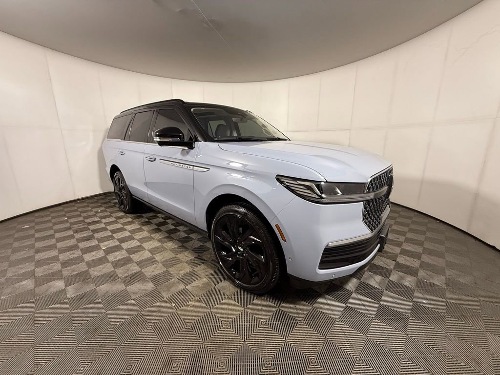 Certified 2025 Lincoln Navigator Reserve image 5