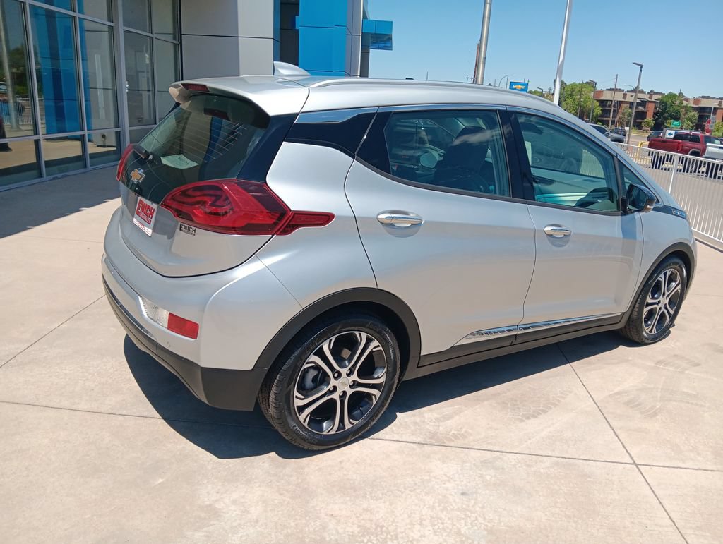 Used 2018 Chevrolet Bolt Premier w/ Driver Confidence II Package FWD image 5