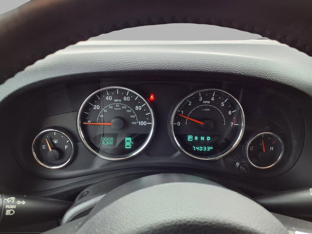 Used 2017 Jeep Wrangler Unlimited Sahara image 16