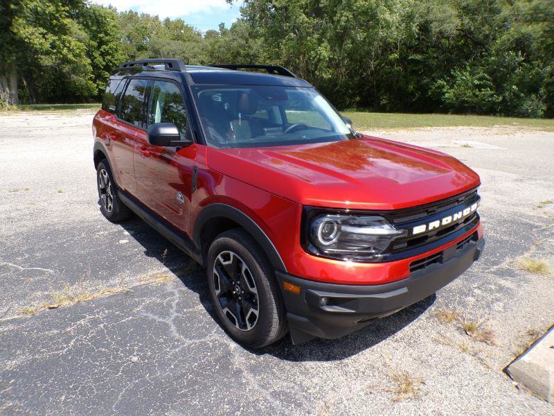 Used 2024 Ford Bronco Sport Outer Banks w/ Tech Package AWD/4WD image 2