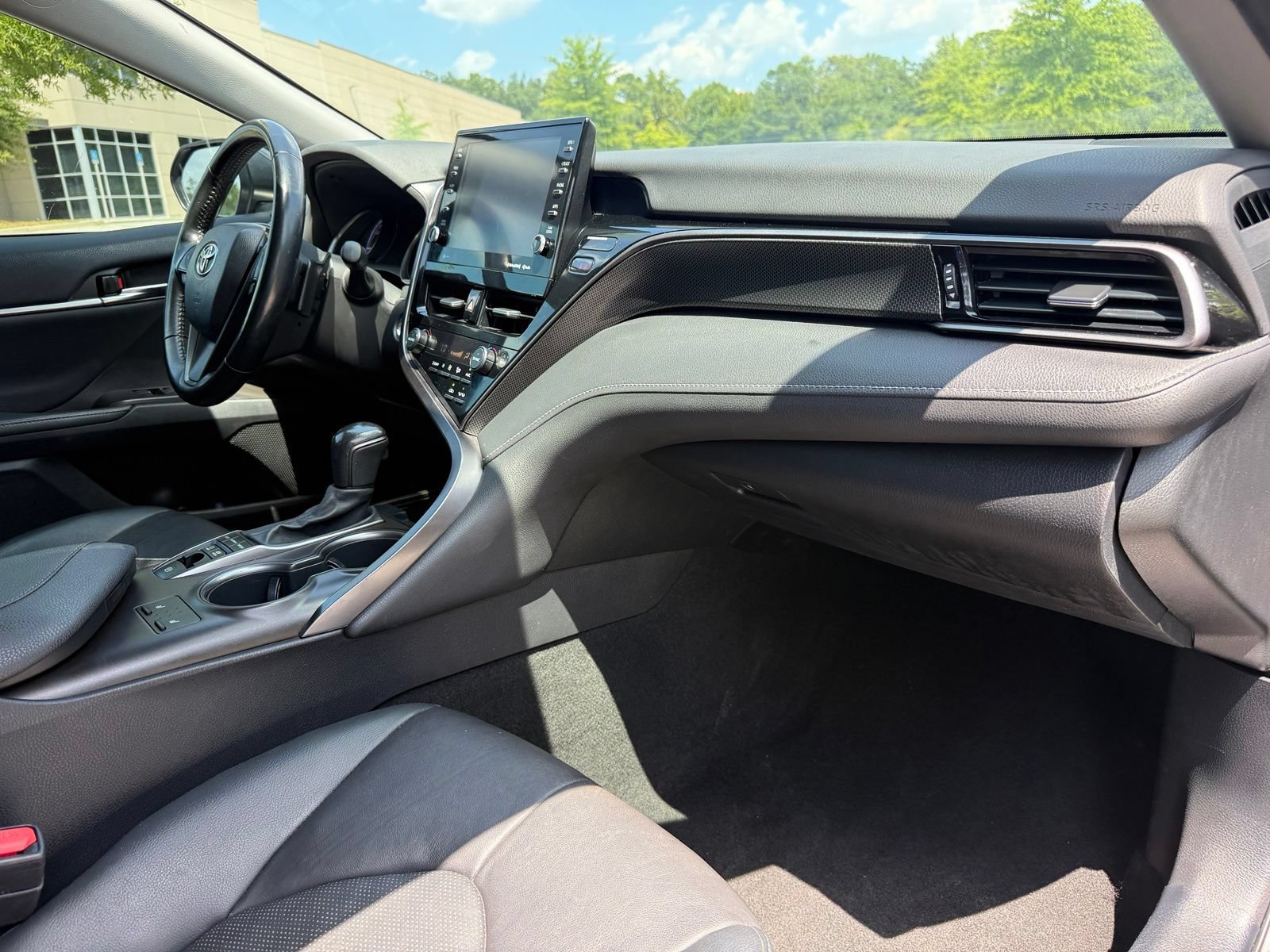 Used 2021 Toyota Camry XSE FWD image 16