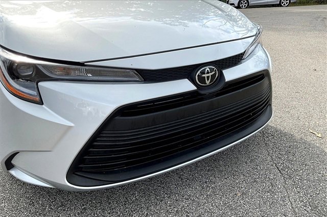 Used 2024 Toyota Corolla LE image 30