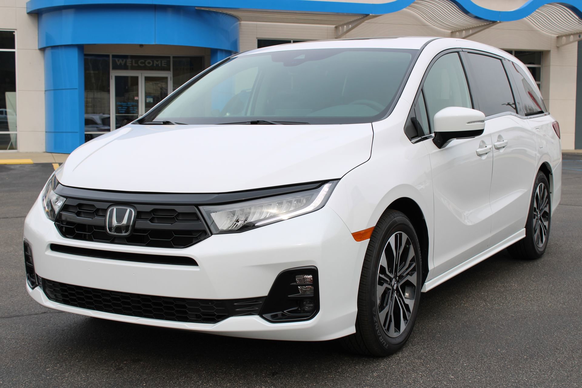 New 2026 Honda Odyssey Elite image 3