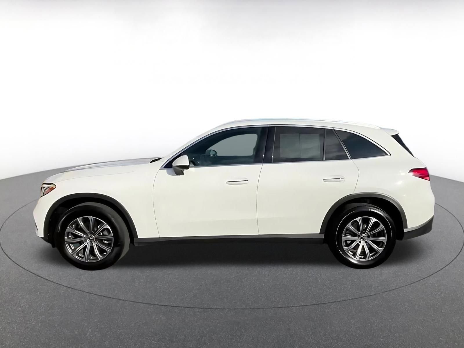 Used 2024 Mercedes-Benz GLC 300 image 9