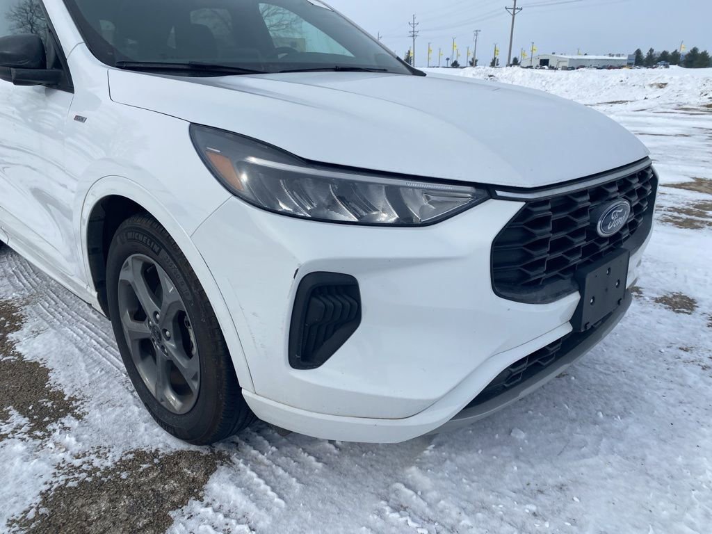 Used 2023 Ford Escape ST-Line image 4