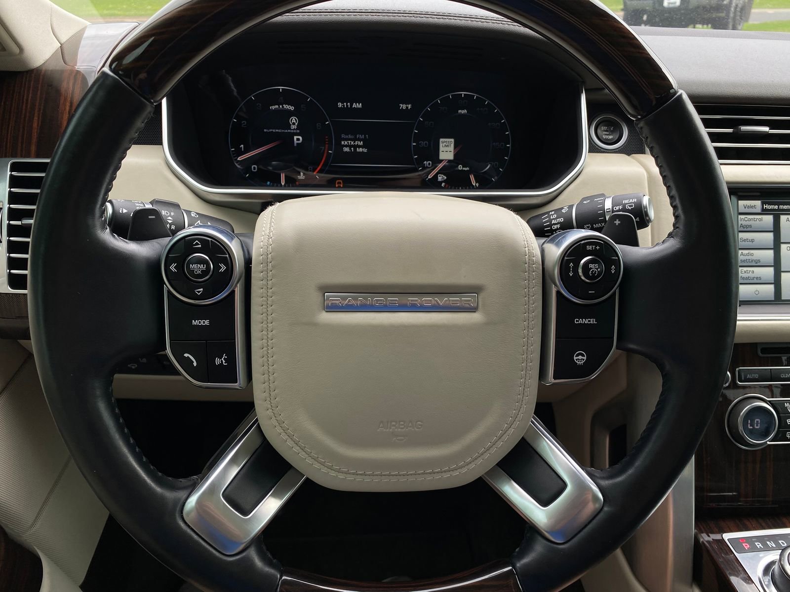 Used 2015 Land Rover Range Rover Supercharged AWD/4WD image 22