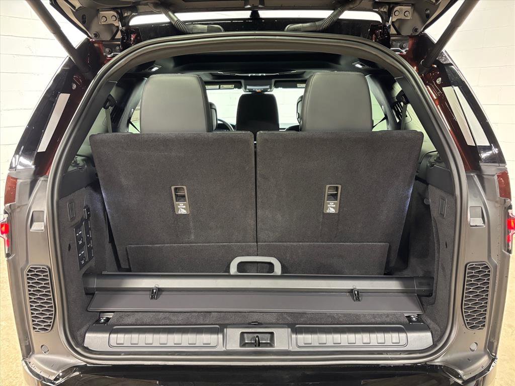 New 2026 Land Rover Discovery Limited Edition AWD/4WD image 43
