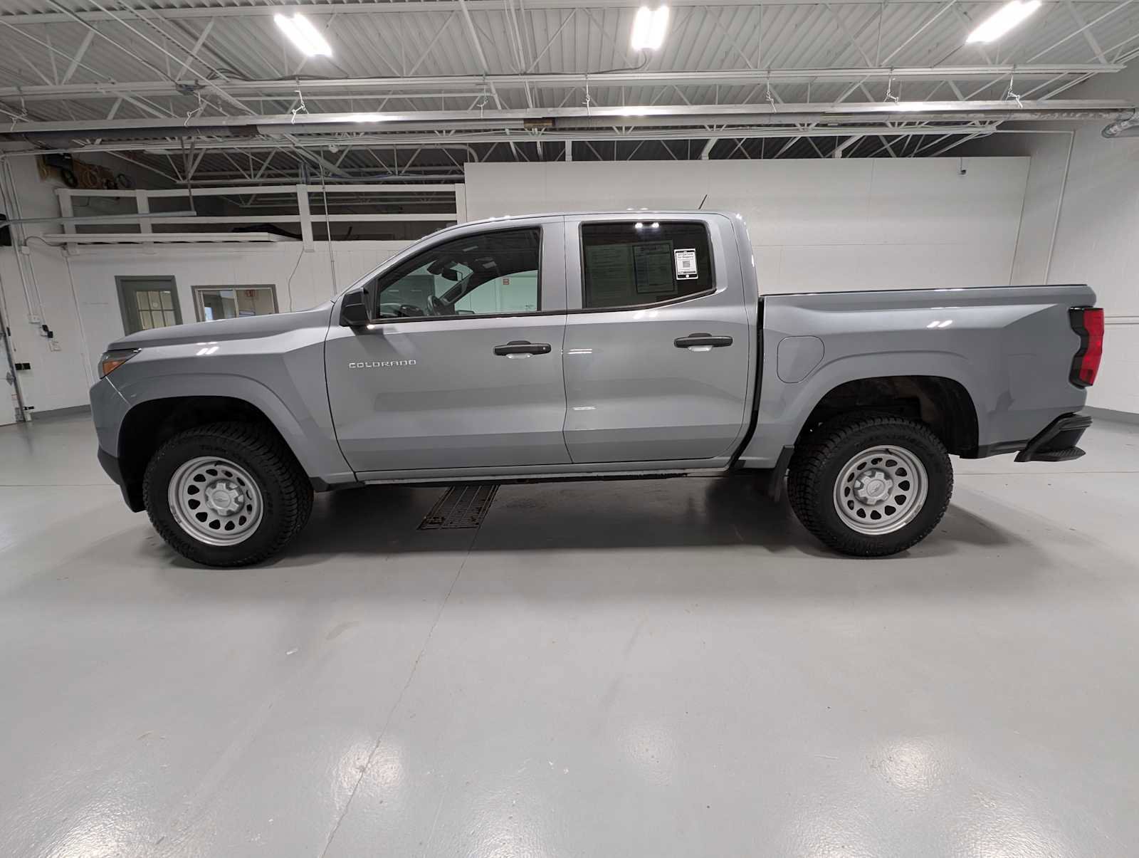 Used 2023 Chevrolet Colorado W/T RWD image 11