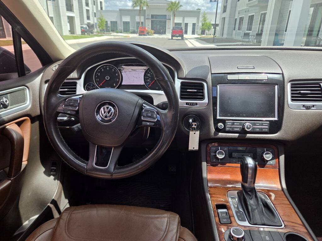 Used 2011 Volkswagen Touareg VR6 AWD/4WD image 26
