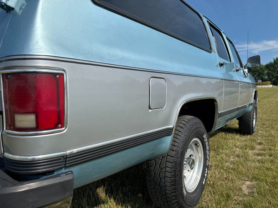 Used 1989 Chevrolet Suburban 4WD image 11
