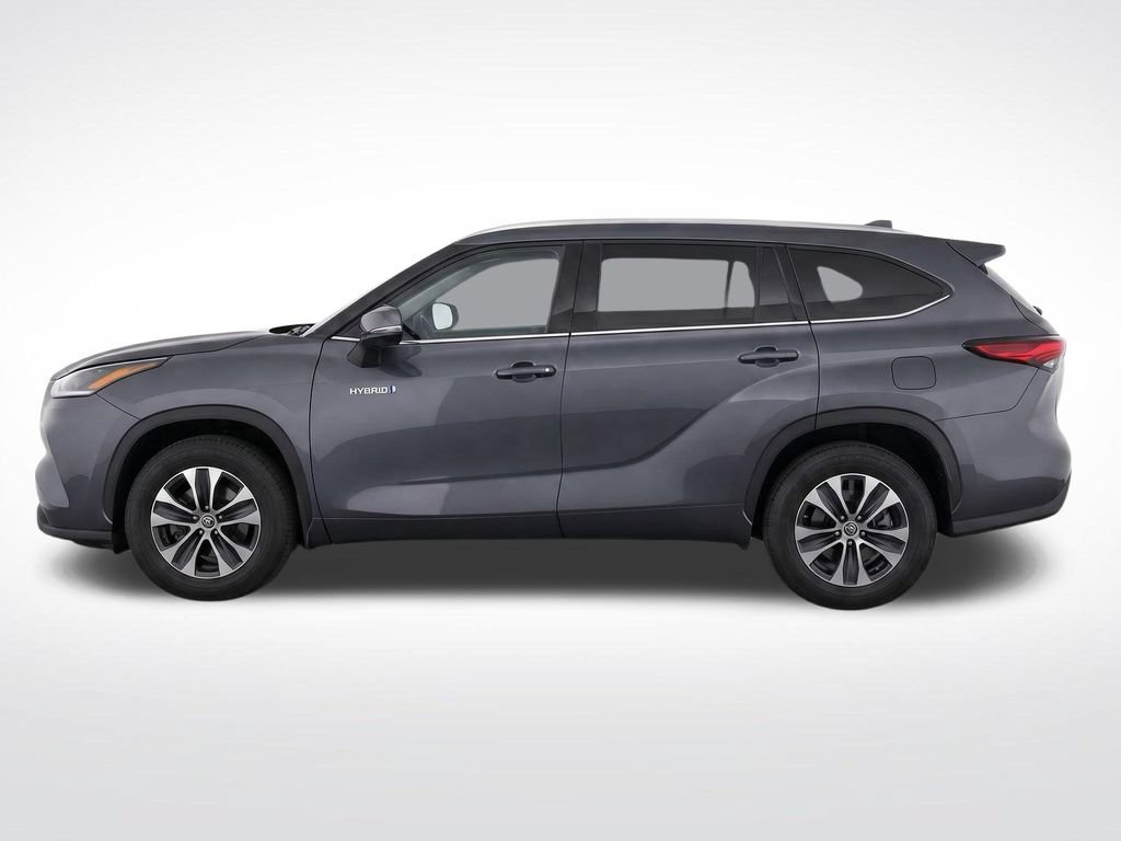 Used 2021 Toyota Highlander XLE AWD/4WD image 8