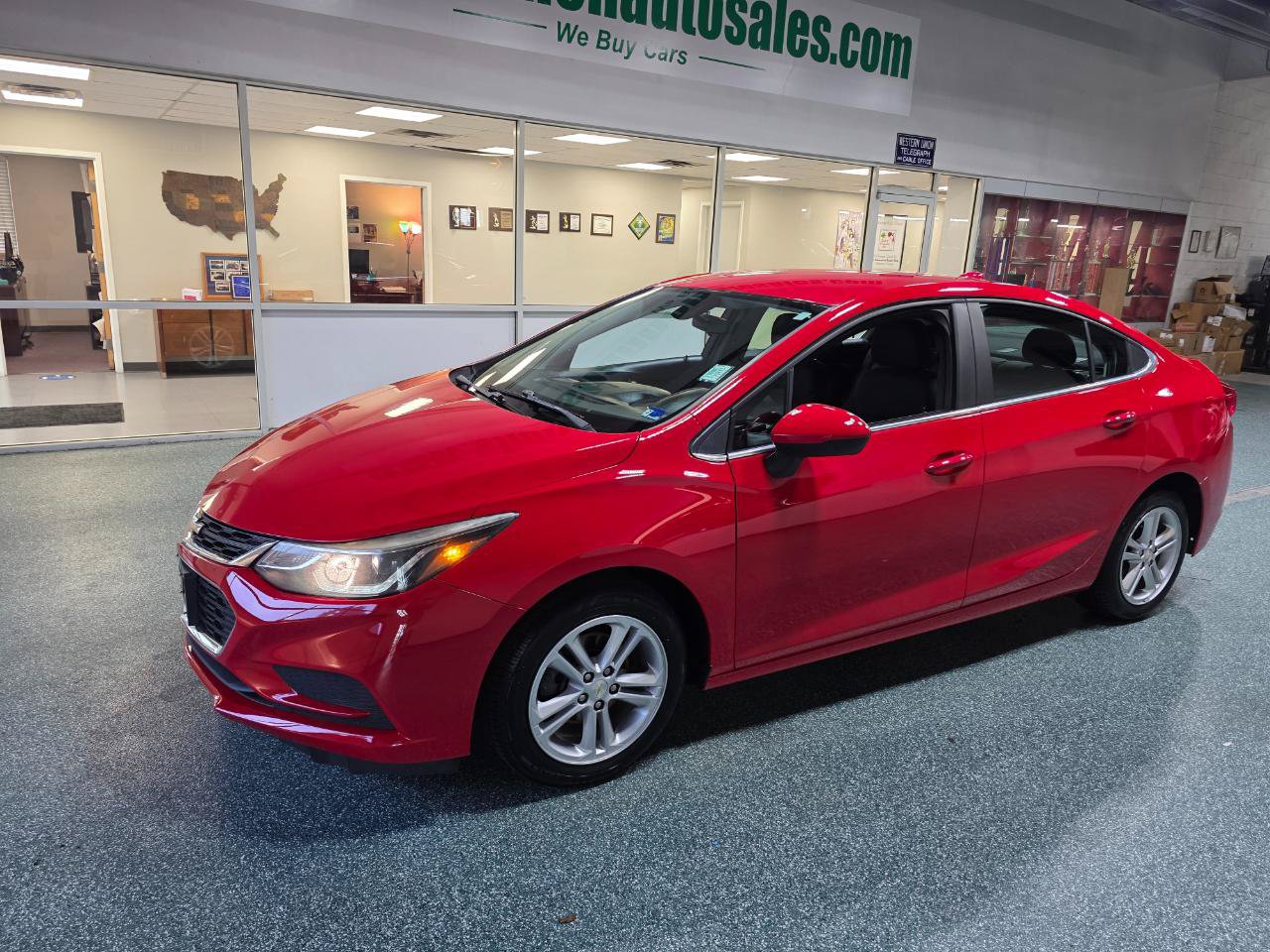 Used 2016 Chevrolet Cruze LT FWD image 2
