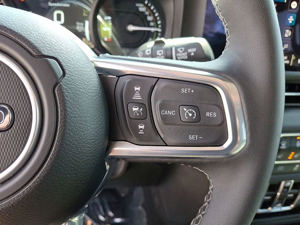 Used 2025 Jeep Wrangler Unlimited Sahara image 21