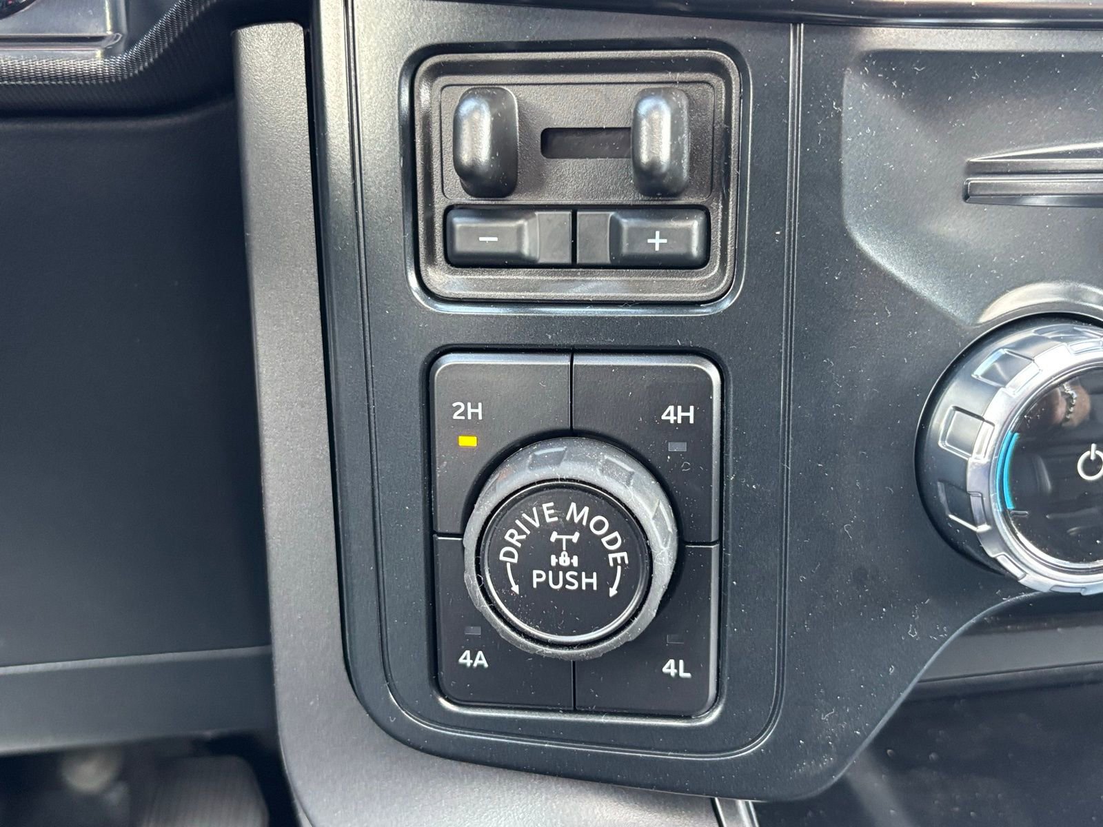 New 2026 Ford F150 Lariat w/ Equipment Group 501A Mid AWD/4WD image 4