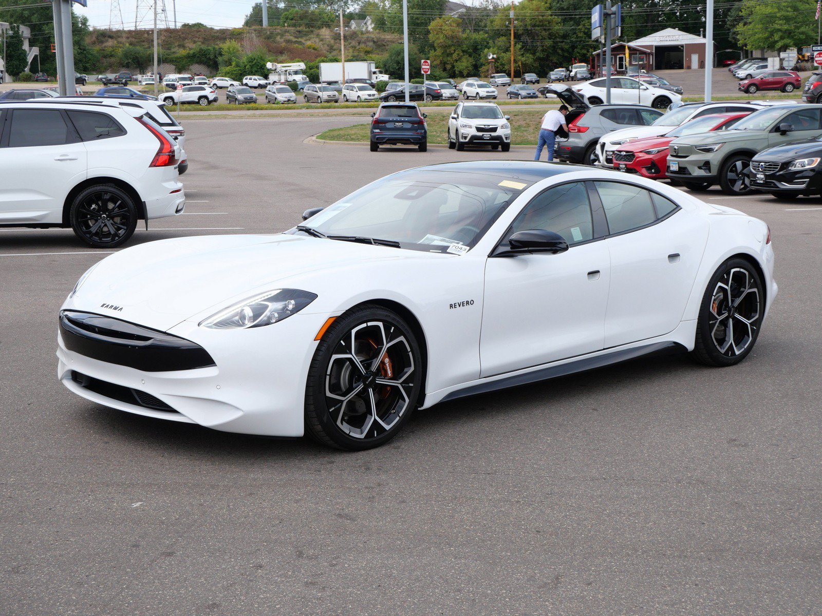 Used 2025 Karma Revero Luxury RWD image 3