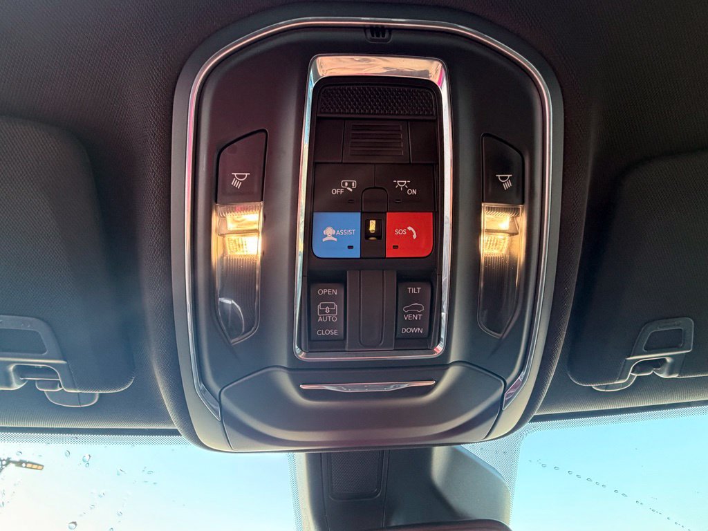 Used 2024 Jeep Grand Cherokee Laredo X AWD/4WD image 28