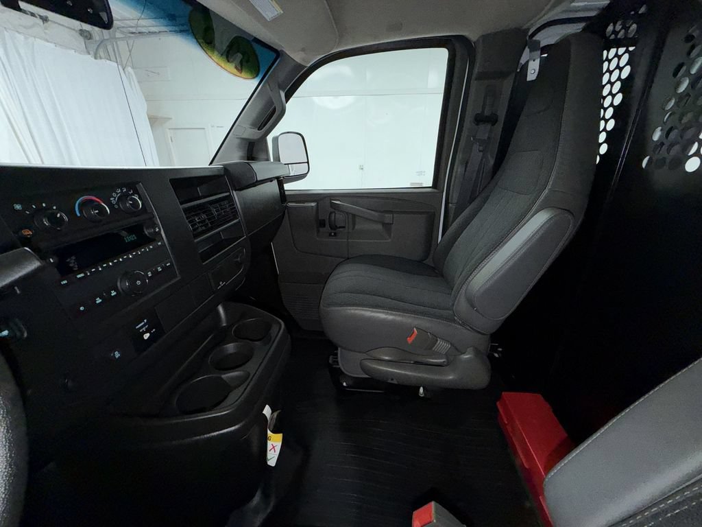 Used 2025 GMC Savana 2500 w/ Driver Convenience Package RWD image 23