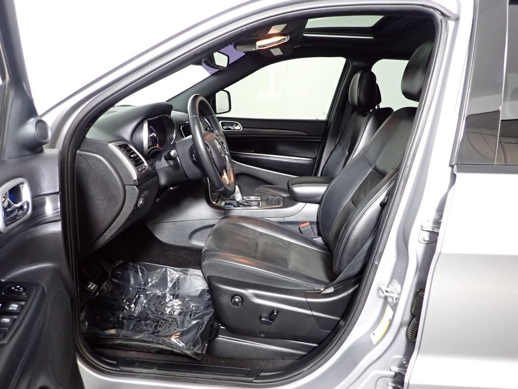 Used 2019 Jeep Grand Cherokee Altitude AWD/4WD image 20