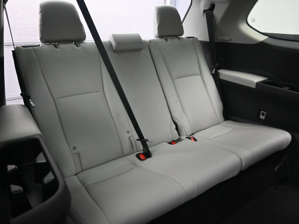 Used 2025 Toyota Grand Highlander AWD image 15