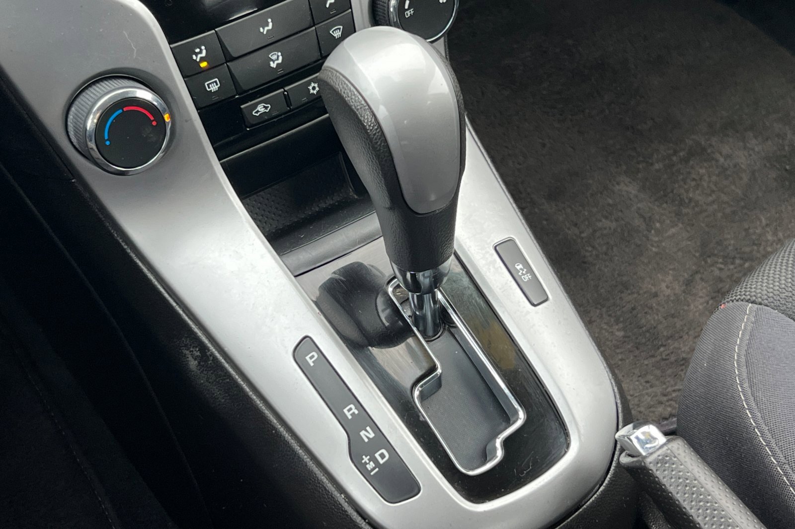 Used 2016 Chevrolet Cruze LT w/ Technology Package image 19