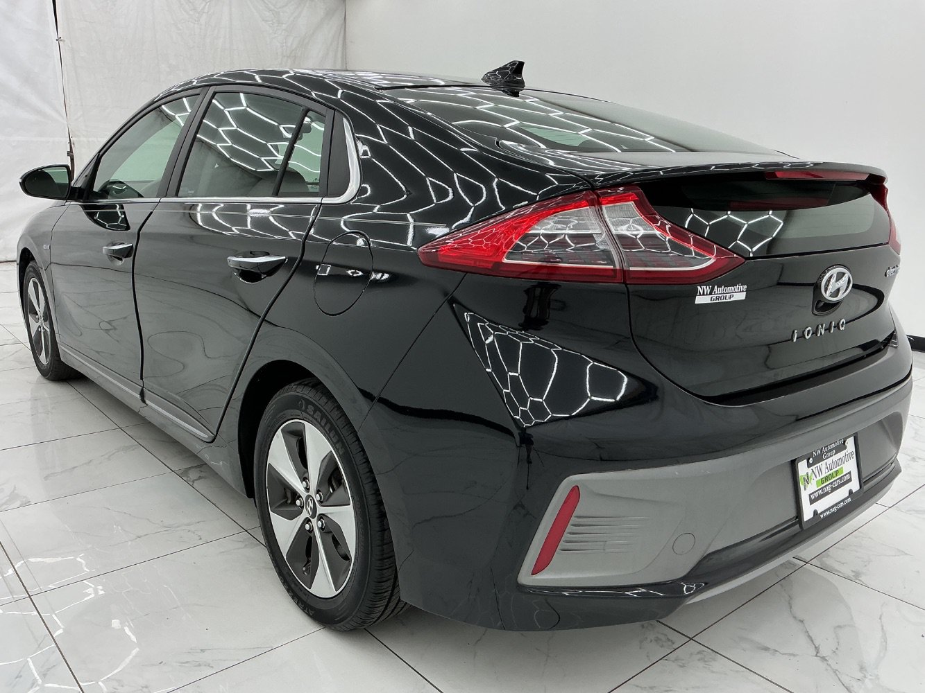 Used 2019 Hyundai Ioniq Limited FWD image 9