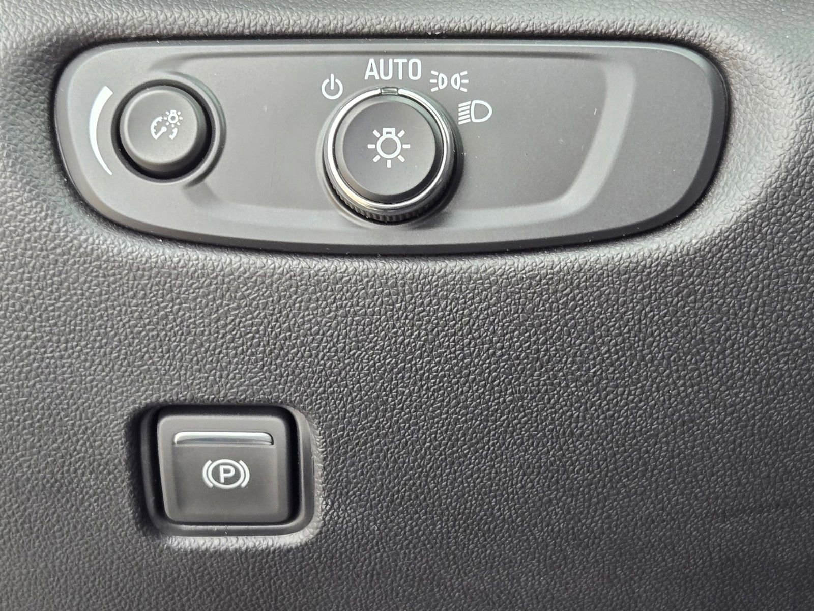 Used 2025 Chevrolet Blazer RS image 15