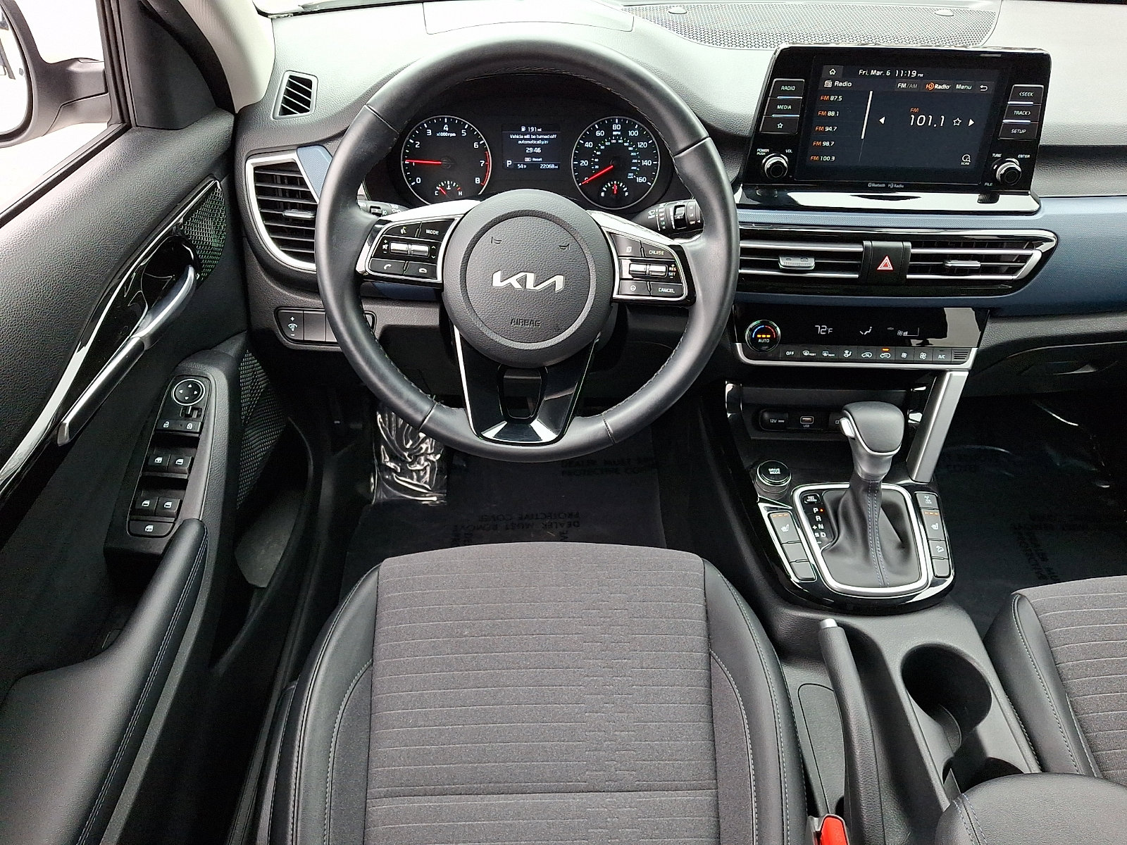 Used 2023 Kia Seltos S image 11