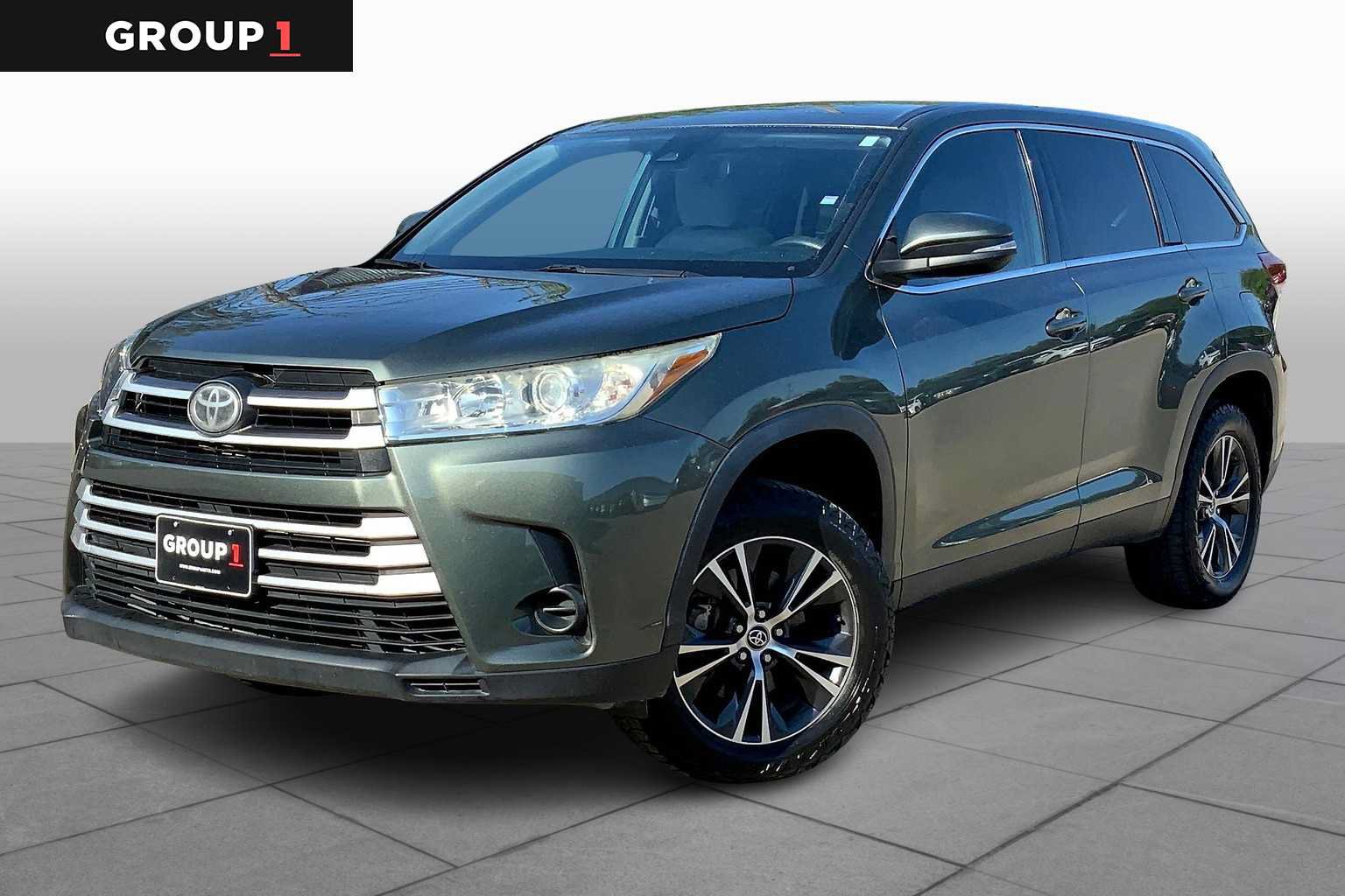 Used 2019 Toyota Highlander LE FWD image 1