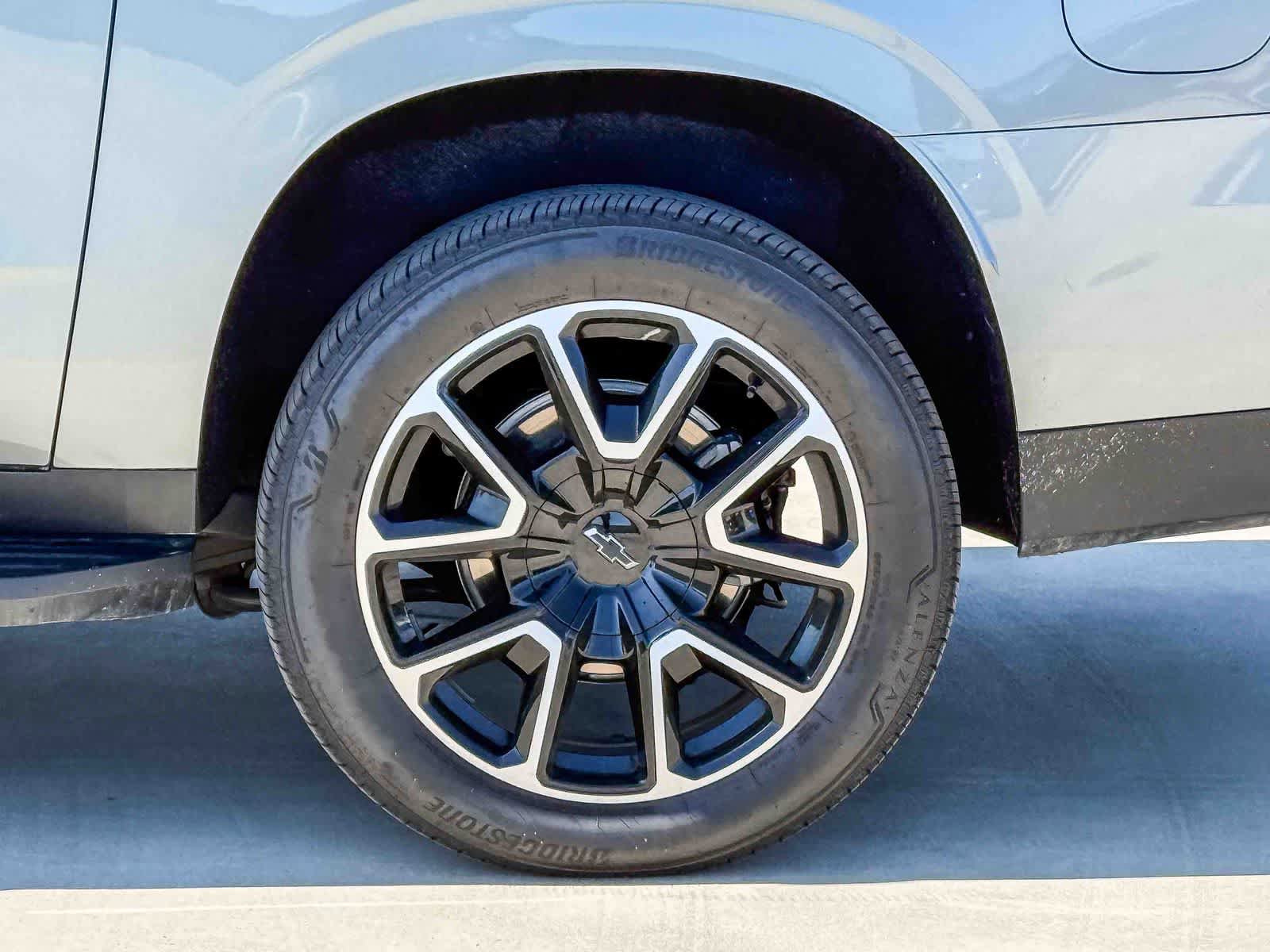 Used 2026 Chevrolet Suburban RST RWD image 10