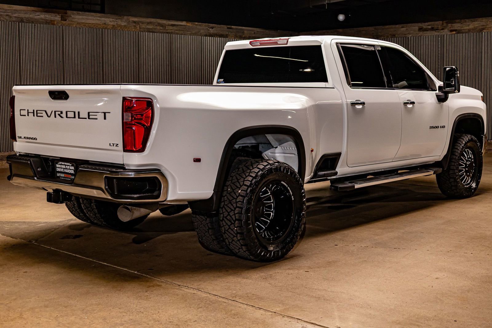 Used 2023 Chevrolet Silverado 3500 LTZ image 10