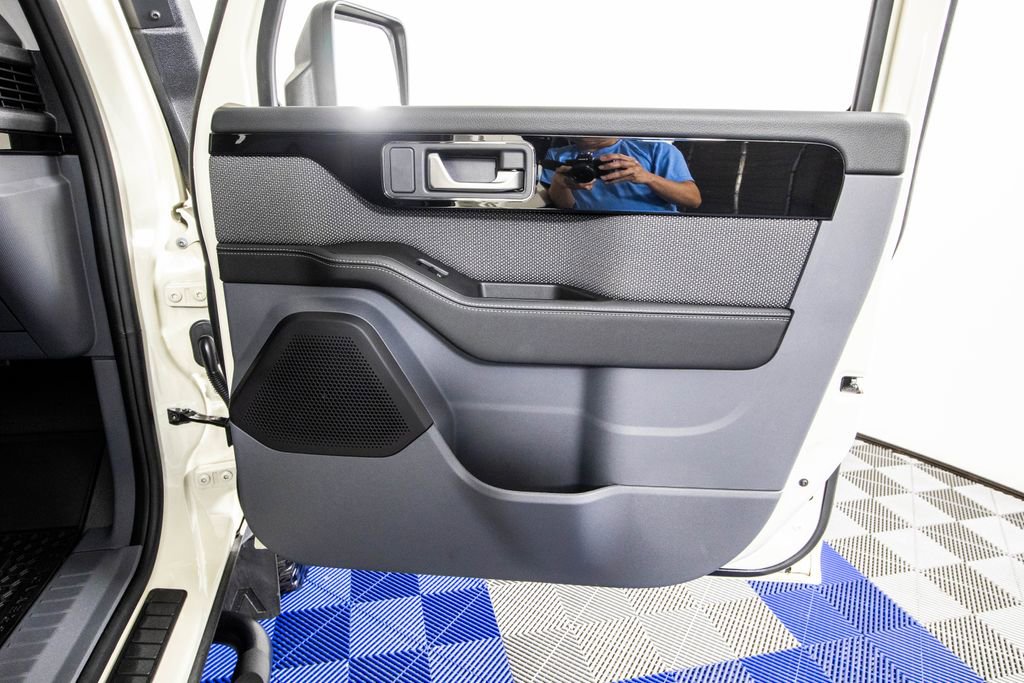 Used 2024 INEOS Grenadier Fieldmaster Edition image 15