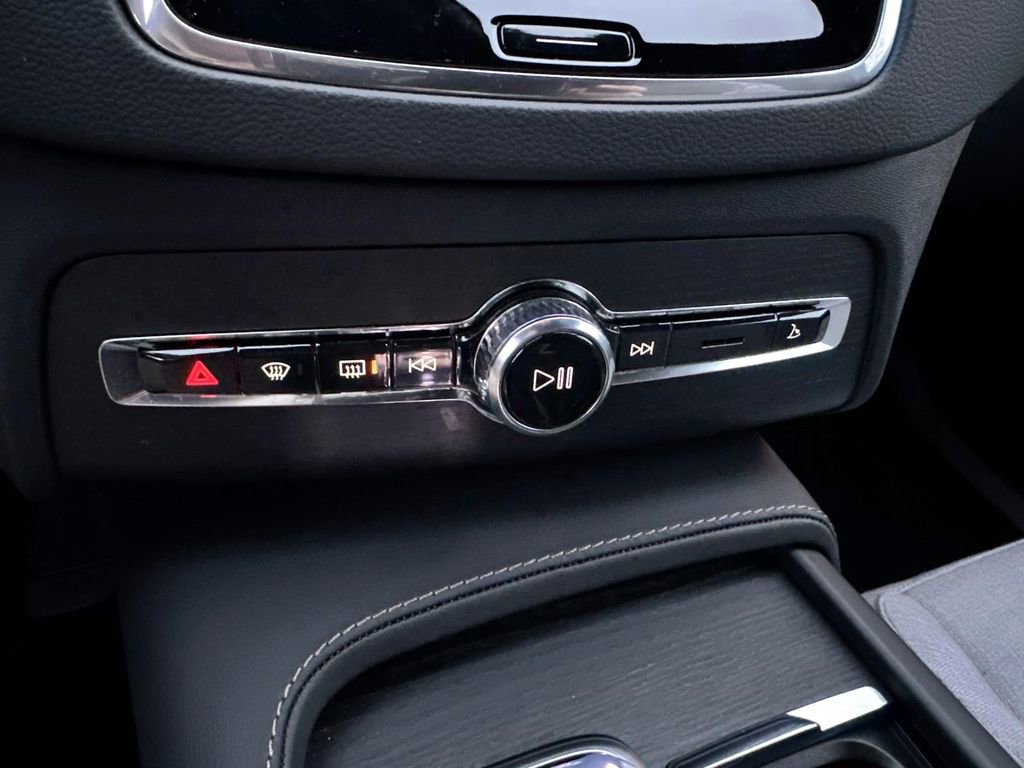 Used 2025 Volvo XC90 T8 Ultra image 23