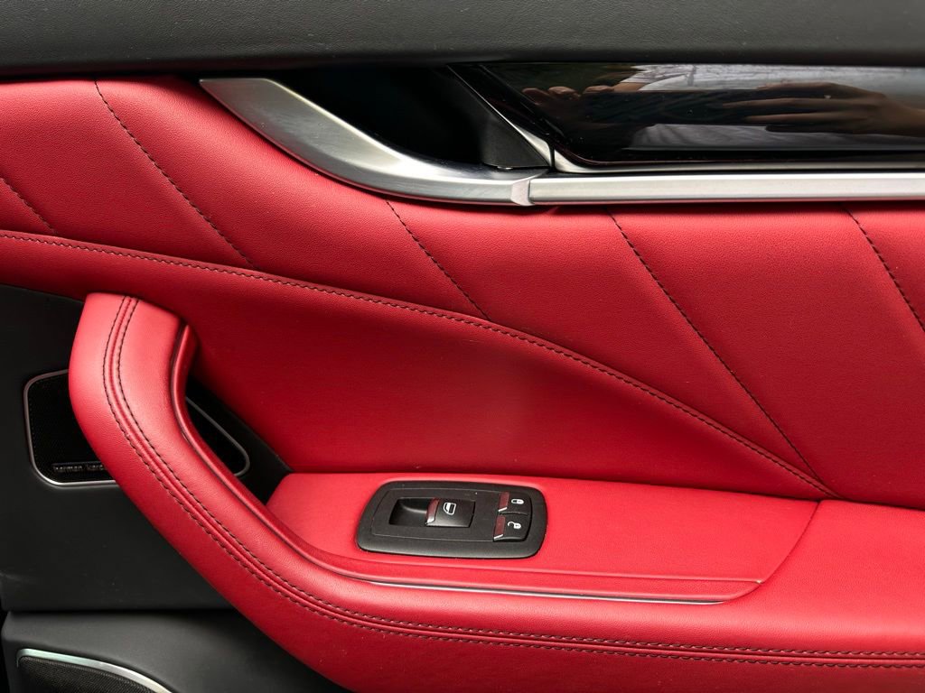 Used 2023 Maserati Levante Modena image 35