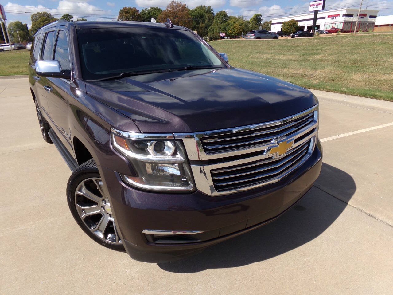 Used 2015 Chevrolet Suburban LTZ RWD image 11