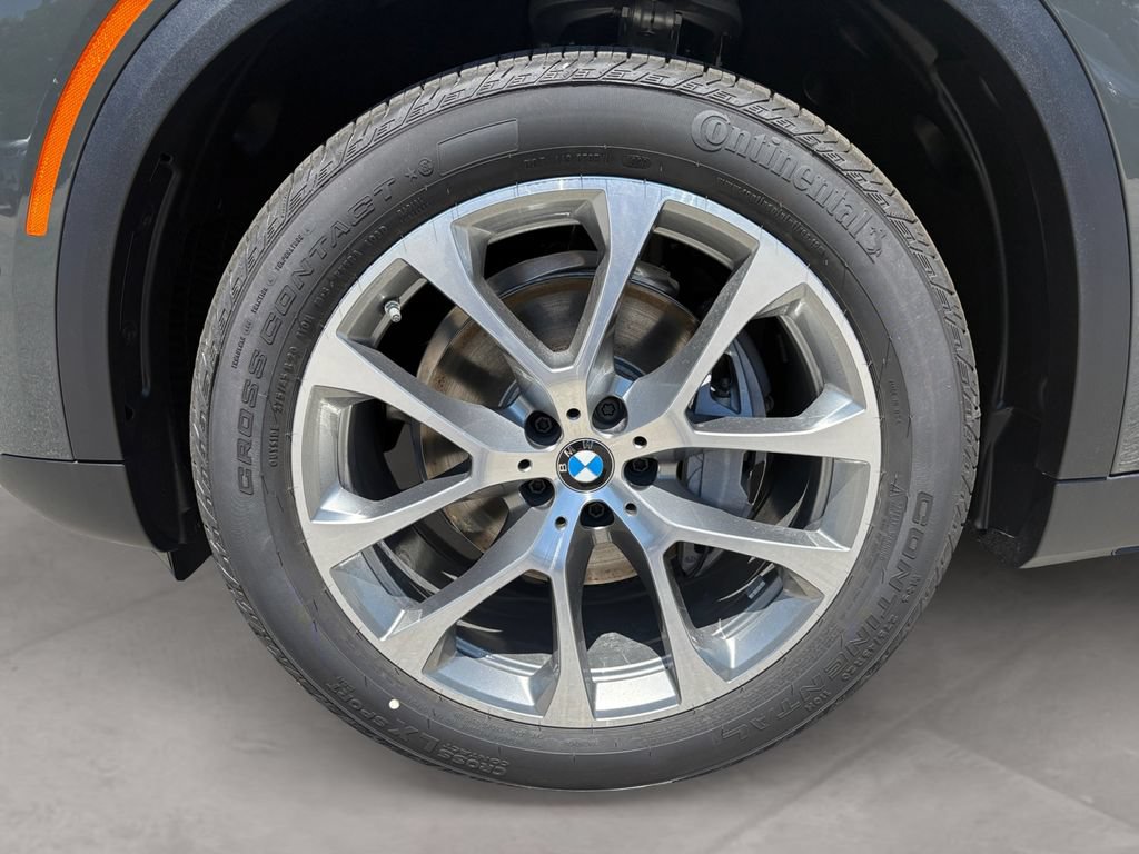 New 2026 BMW X5 xDrive40i w/ Climate Comfort Package AWD/4WD image 14