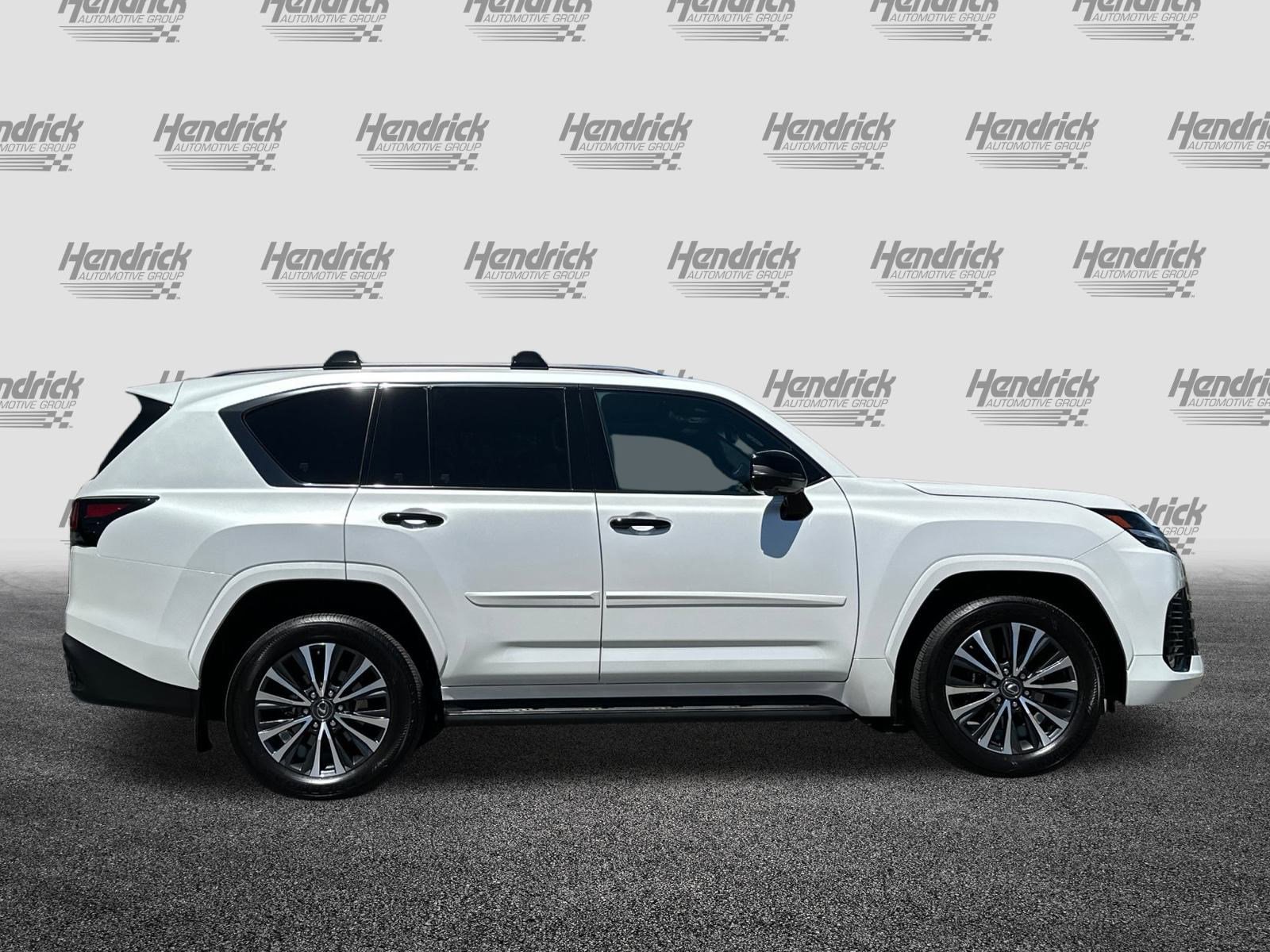 Certified 2023 Lexus LX 600 4WD w/ Premium Package image 3