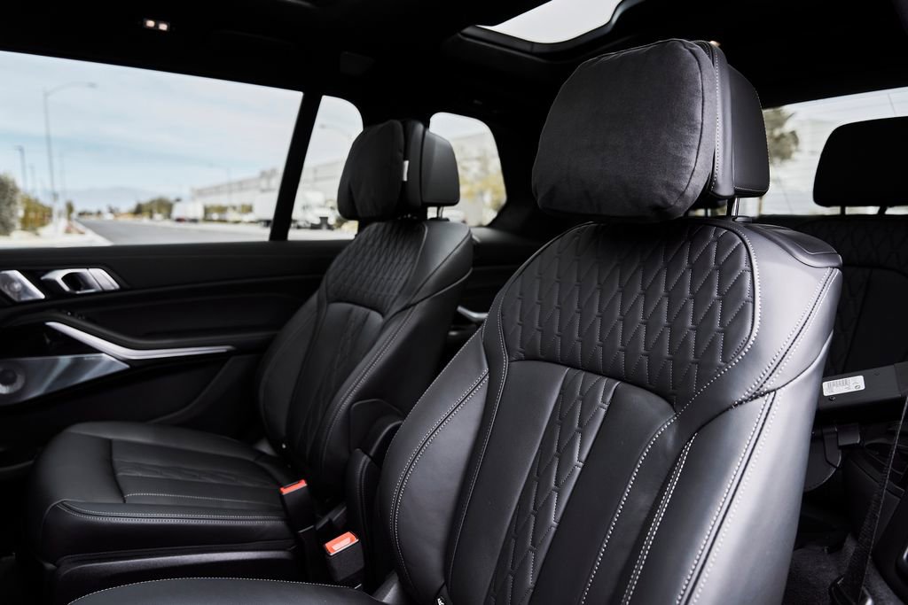 Used 2026 BMW X7 M60i image 49
