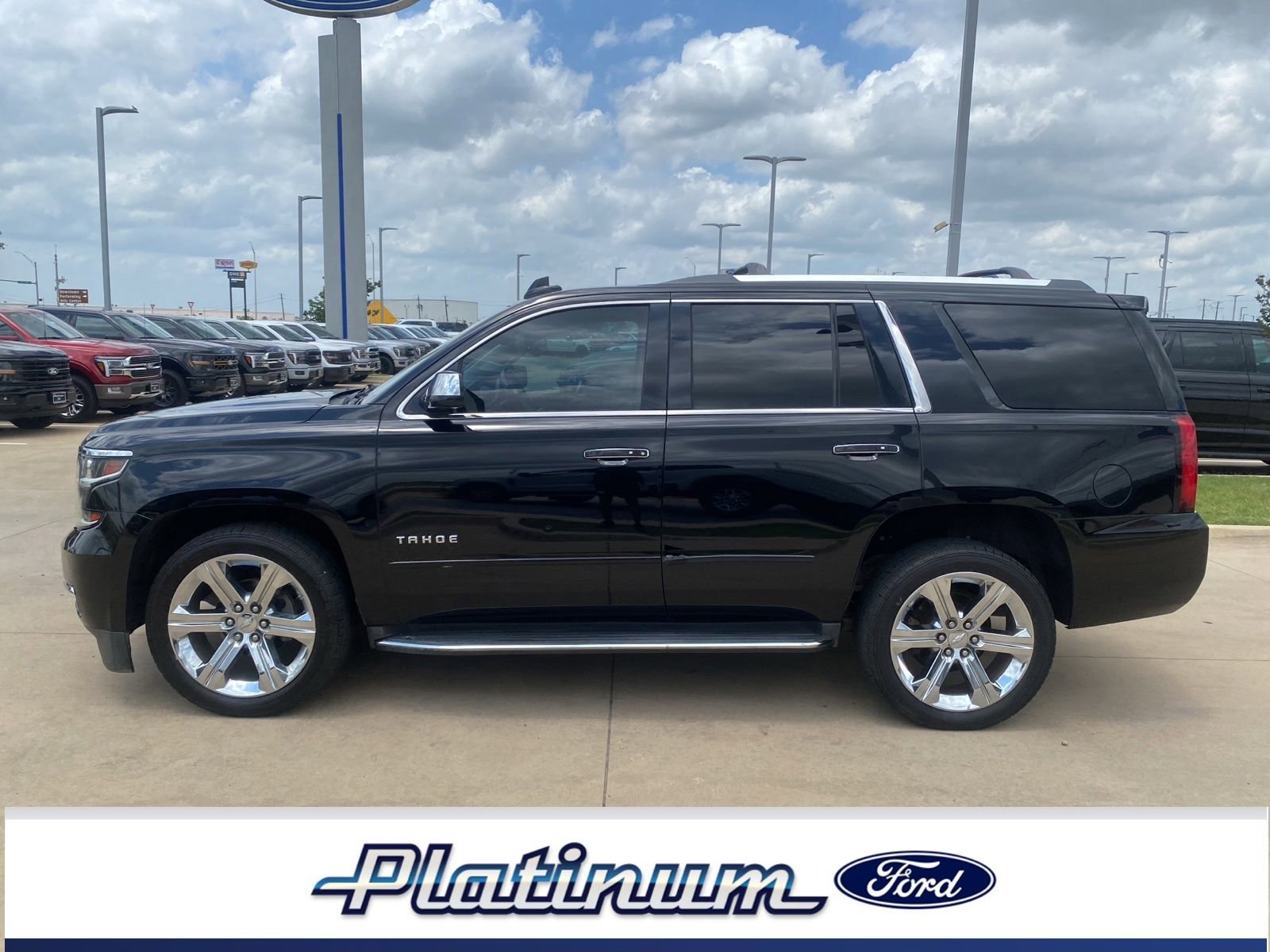Used 2018 Chevrolet Tahoe Premier RWD image 1
