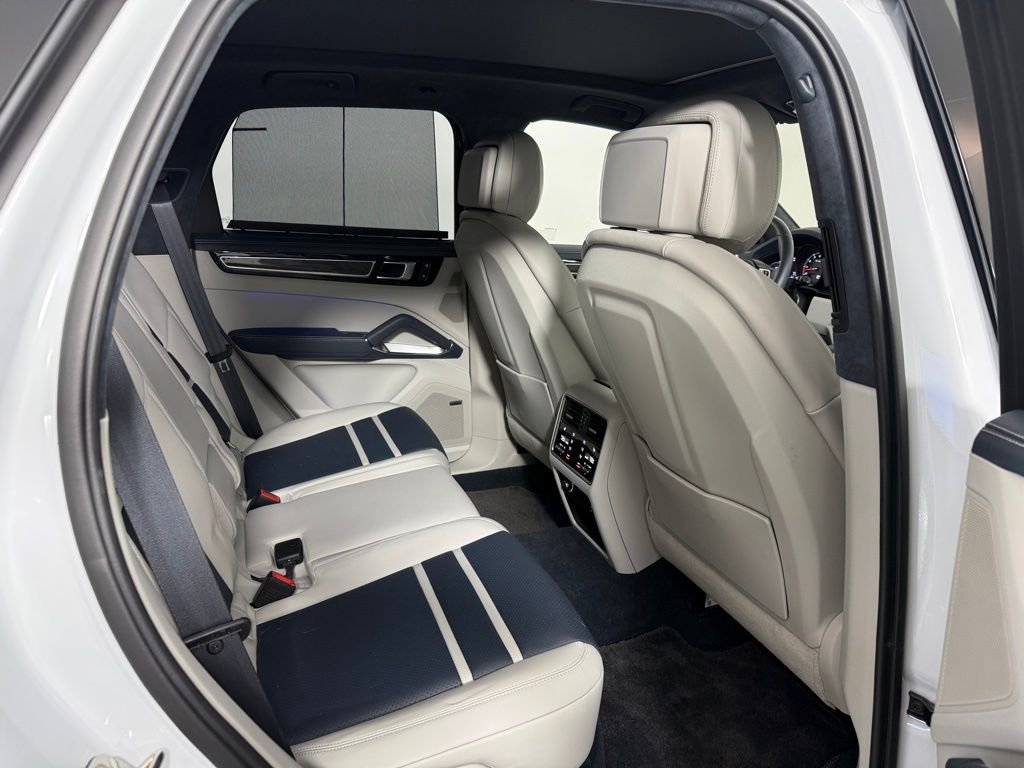 Certified 2023 Porsche Cayenne Turbo image 18