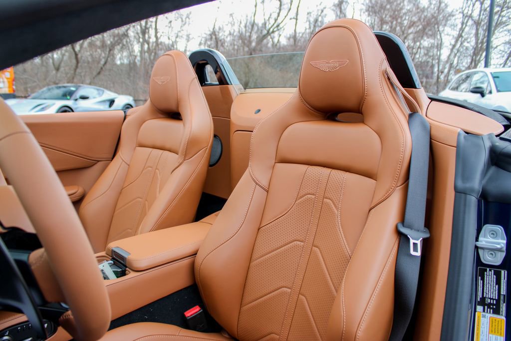 New 2026 Aston Martin V8 Vantage Convertible image 9