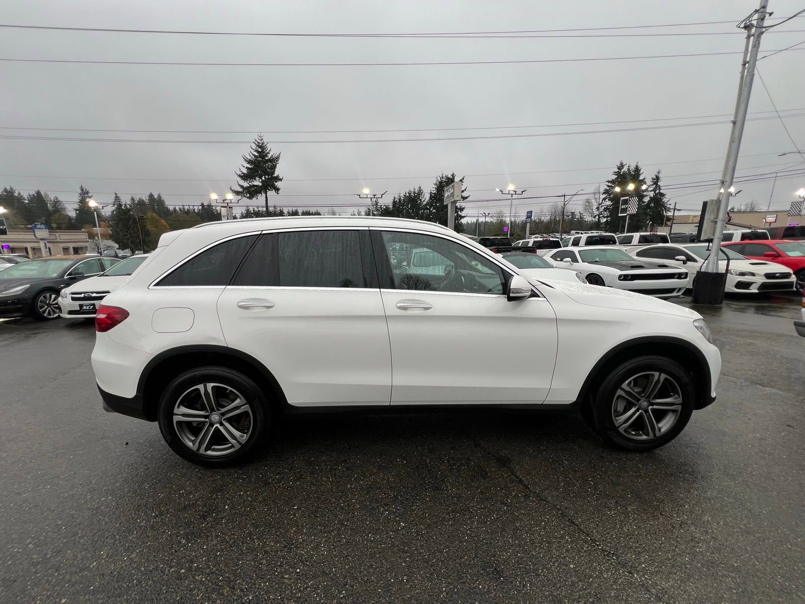 Used 2017 Mercedes-Benz GLC 300 4MATIC image 6