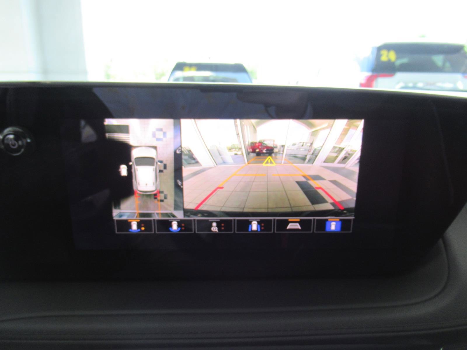 Used 2026 Buick Encore GX Avenir w/ Avenir Technology Package FWD image 26