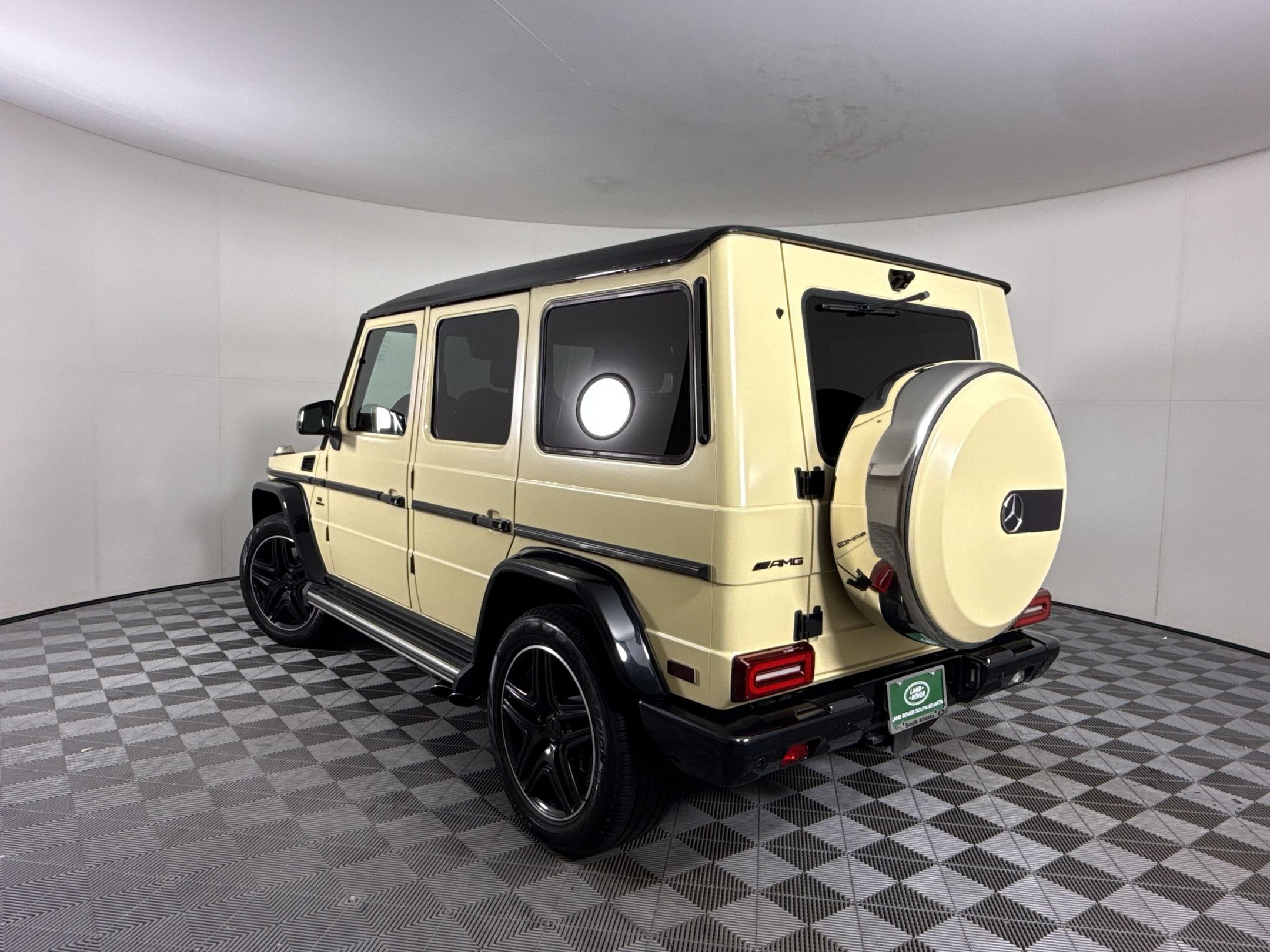 Used 2017 Mercedes-Benz G 63 AMG 4MATIC image 3