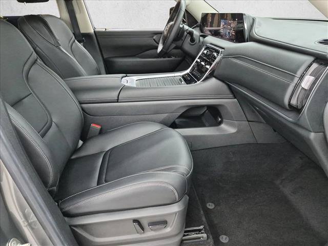 Used 2025 Nissan Armada SV RWD image 20