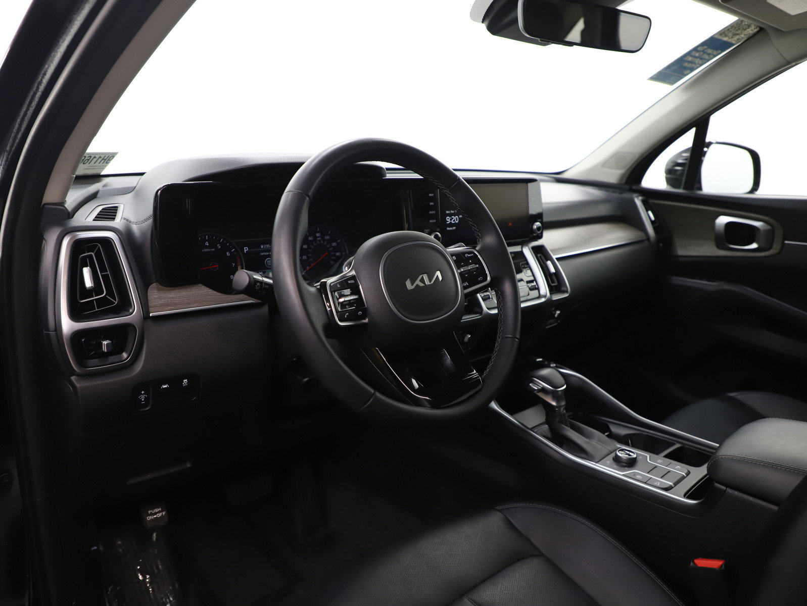 Used 2023 Kia Sorento S w/ Panoramic Sunroof Package image 17